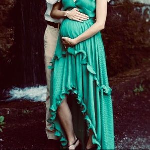Maternity dress like new size small